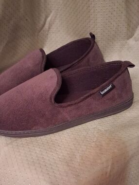 isotoner Men’s Slip-On Loafers in Brown